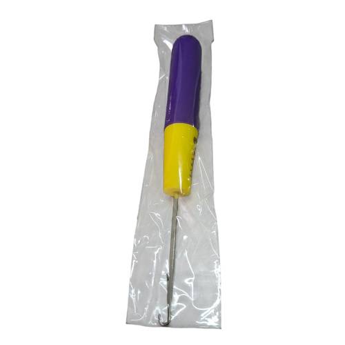 crochet pin ( hair puller)